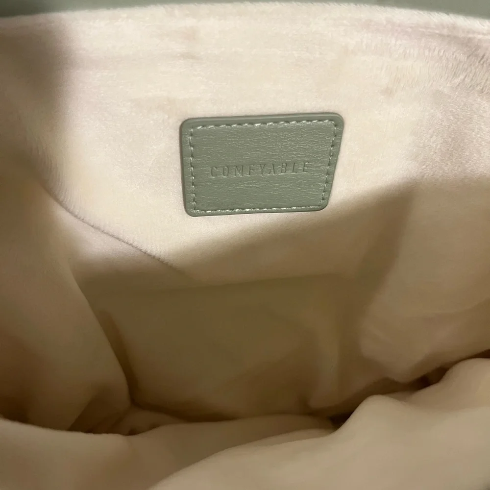 Comfyable Green Puffy Laptop Sleeve